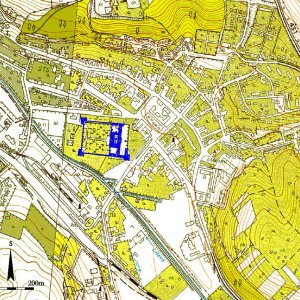 Obr. 2: Bučovice. Vektorový georeferencovaný plán zámeckého areálu (modrá barva) na podkladu Základní mapy 1:10 000 (zpracoval P. Vitula).