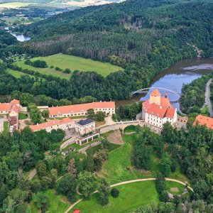 Obr. 2: Veveří – hrad 2020. Letecký snímek J. Grycové – celkový pohled od J (zdroj mapy.cz).