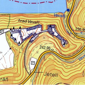 Obr. 32: Veveří - hrad 2023. Vektorový georeferencovaný plán celkové situace přízemí hradního areálu (modrá barva) zhotovený podle transformovaného geodetického zaměření z roku 1962 na podkladu Základní mapy 1:10 000 (zdroj Geoportál ČÚZK – zhotovil P. Vitula).