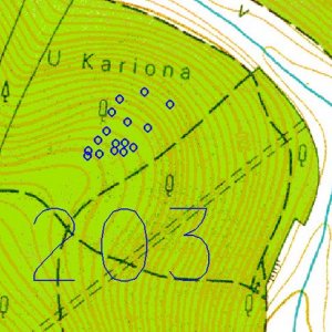 Ždánický les 2018. 203 - Velké Hostěrádky 2 (okr. Břeclav) - trať Skřípov - mohylové pohřebiště - doba bronzová, starší doba železná, raný středověk - památka zapsaná do ÚSKP pod r. č. 11402/7-2507. Schematické zaměření jednotlivých mohyl (modrá barva) pomocí GPS na podkladu ZM 1:10 000.