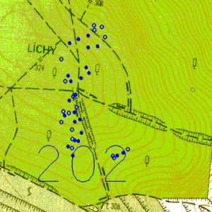 Ždánický les 2018. 202 - Velké Hostěrádky 1 (okr. Břeclav) - trať 	Líchy, Farářova habrůvka - mohylové pohřebiště - střední doba bronzová - památka zapsaná do ÚSKP pod r. č. 47166/7-1790-2. Schematické zaměření jednotlivých mohyl (modrá barva) pomocí GPS na podkladu ZM 1:10 000. Druhotně porušené násypy mohyl jsou modře vybarvené.