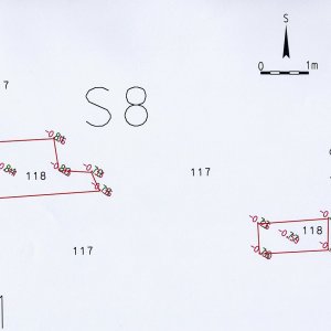 Obr. 75: Uherčice 1/2014-15 – sondy č. 7 a 8 - plán.  Vstupní nádvoří - J část – v sondách byly dokumentovány novověké vrstvy č. 117 a 118 (zhotovil P. Vitula).