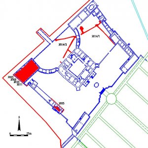 Obr. 12: Milotice 2003-2014. Vektorový georeferencovaný plán půdorysu přízemí zámeckého areálu s červeným vyznačením zaměřených archeologicky zkoumaných ploch v letech 2003-2014 (zhotovil P. Vitula).